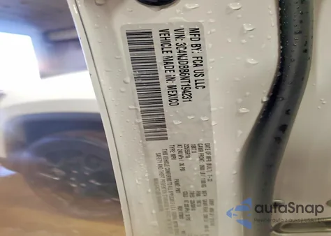 2022 Jeep Compass Latitude z USA, uszkodzony, nr VIN 3C4NJDBB6NT194231